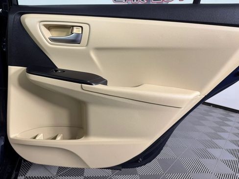 Used 2017 Toyota Camry LE FWD image 37