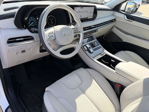 Used 2025 Hyundai Palisade Calligraphy FWD image 21