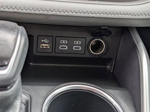 Used 2023 Toyota Highlander LE FWD image 18