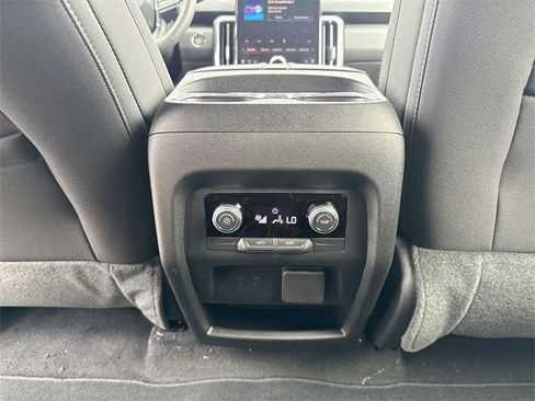 New 2025 GMC Acadia Elevation image 21