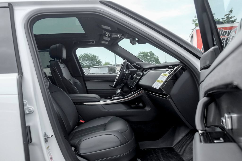New 2026 Land Rover Range Rover Sport SE AWD/4WD image 21