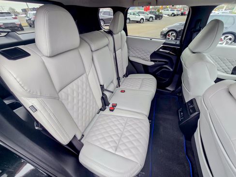 Used 2024 Mitsubishi Outlander SEL image 29