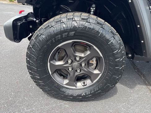 Used 2021 Jeep Gladiator Rubicon image 9