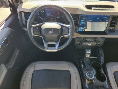 Used 2022 Ford Bronco Wildtrak image 12