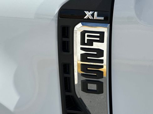 New 2026 Ford F250 XL w/ XL Chrome Package image 23