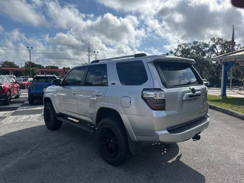 Used 2021 Toyota 4Runner SR5 AWD/4WD image 3