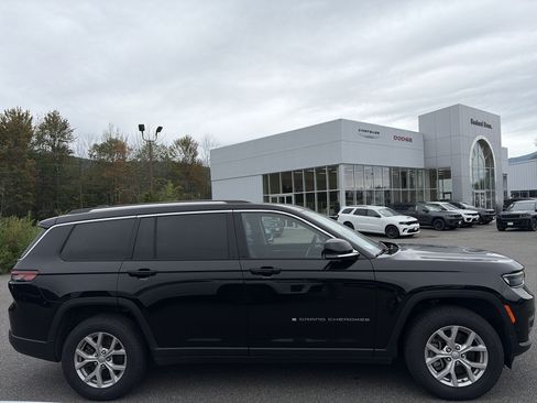 Used 2023 Jeep Grand Cherokee L Limited w/ Luxury Tech Group II AWD/4WD image 6