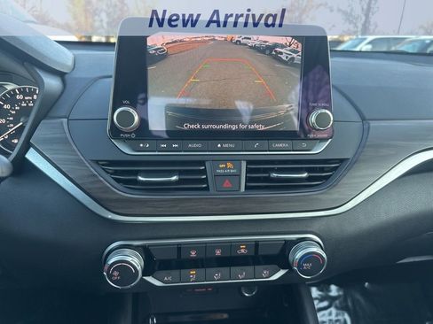 Used 2023 Nissan Altima 2.5 SV image 12