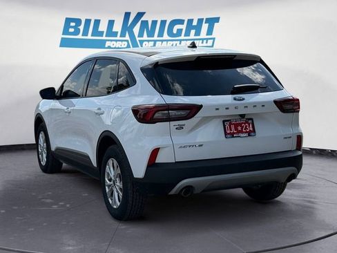 Used 2025 Ford Escape Active AWD/4WD image 3
