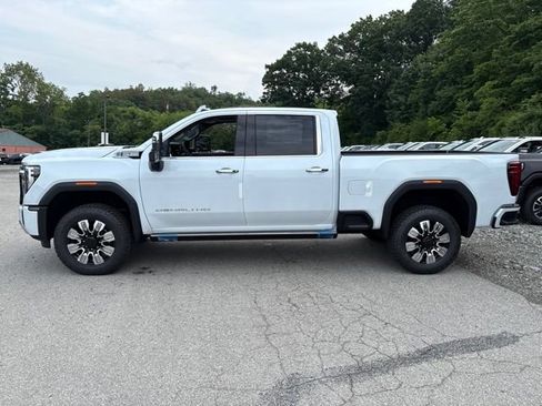New 2026 GMC Sierra 2500 Denali w/ Denali Reserve Package AWD/4WD image 2