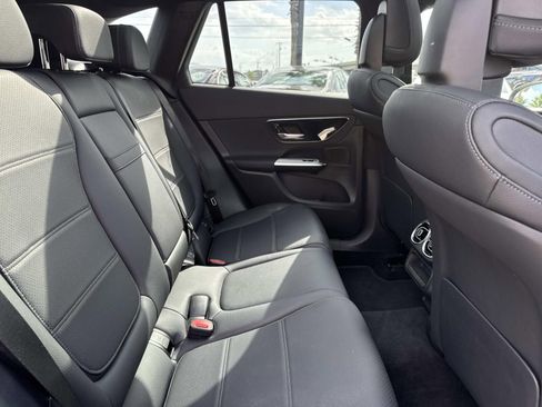 Used 2025 Mercedes-Benz GLC 300 image 9