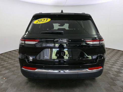 Used 2023 Jeep Grand Cherokee 4WD 4xe image 9