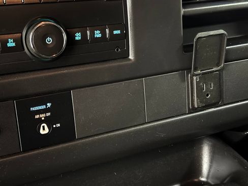 Used 2016 Chevrolet Express 2500 RWD image 49