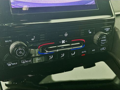 Certified 2025 Jeep Grand Cherokee Laredo X w/ Luxury Tech Group I AWD/4WD image 19