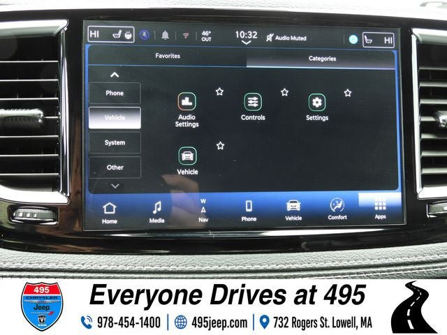 Used 2025 Chrysler Pacifica Limited FWD image 34
