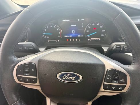 Used 2023 Ford Explorer XLT w/ Equipment Group 202A RWD image 15