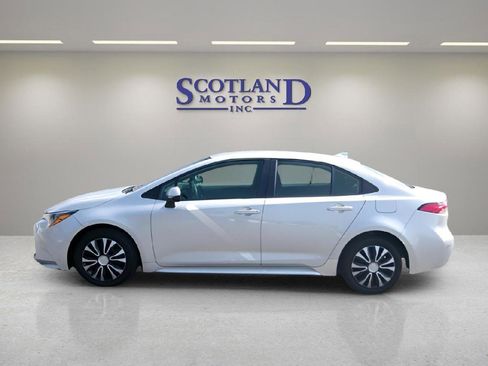 Used 2024 Toyota Corolla LE image 1