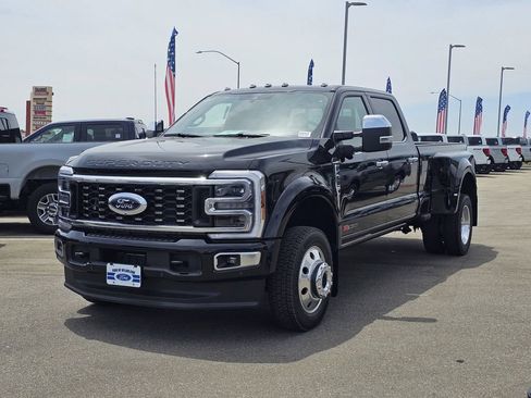 New 2026 Ford F450 Platinum w/ Platinum Plus Package AWD/4WD image 4