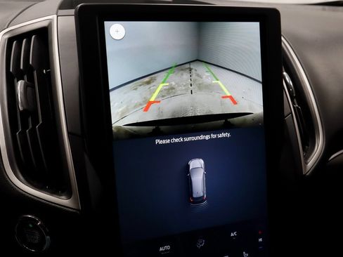 Certified 2023 Ford Edge SEL w/ Sport Appearance Package image 2