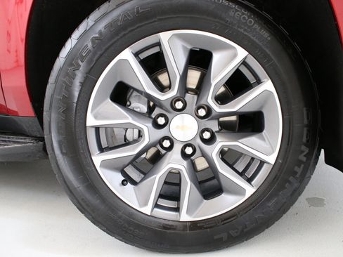 Used 2024 Chevrolet Tahoe LS AWD/4WD image 33