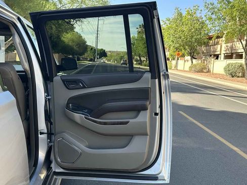 Used 2019 Chevrolet Suburban LT AWD/4WD image 51