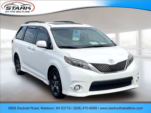 Used 2016 Toyota Sienna SE FWD image 1