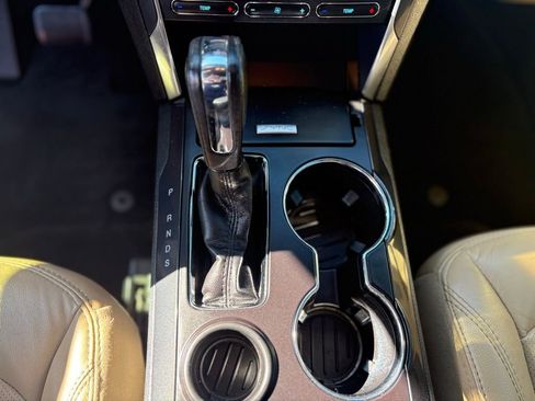 Used 2017 Ford Explorer Limited image 20