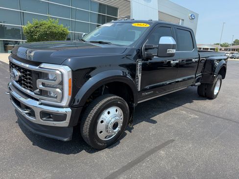 Used 2023 Ford F450 Lariat w/ Lariat Ultimate Package AWD/4WD image 2