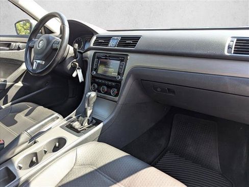 Used 2014 Volkswagen Passat 1.8T SE FWD image 21