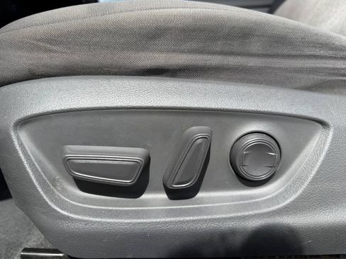 Used 2018 Toyota Camry LE FWD image 25