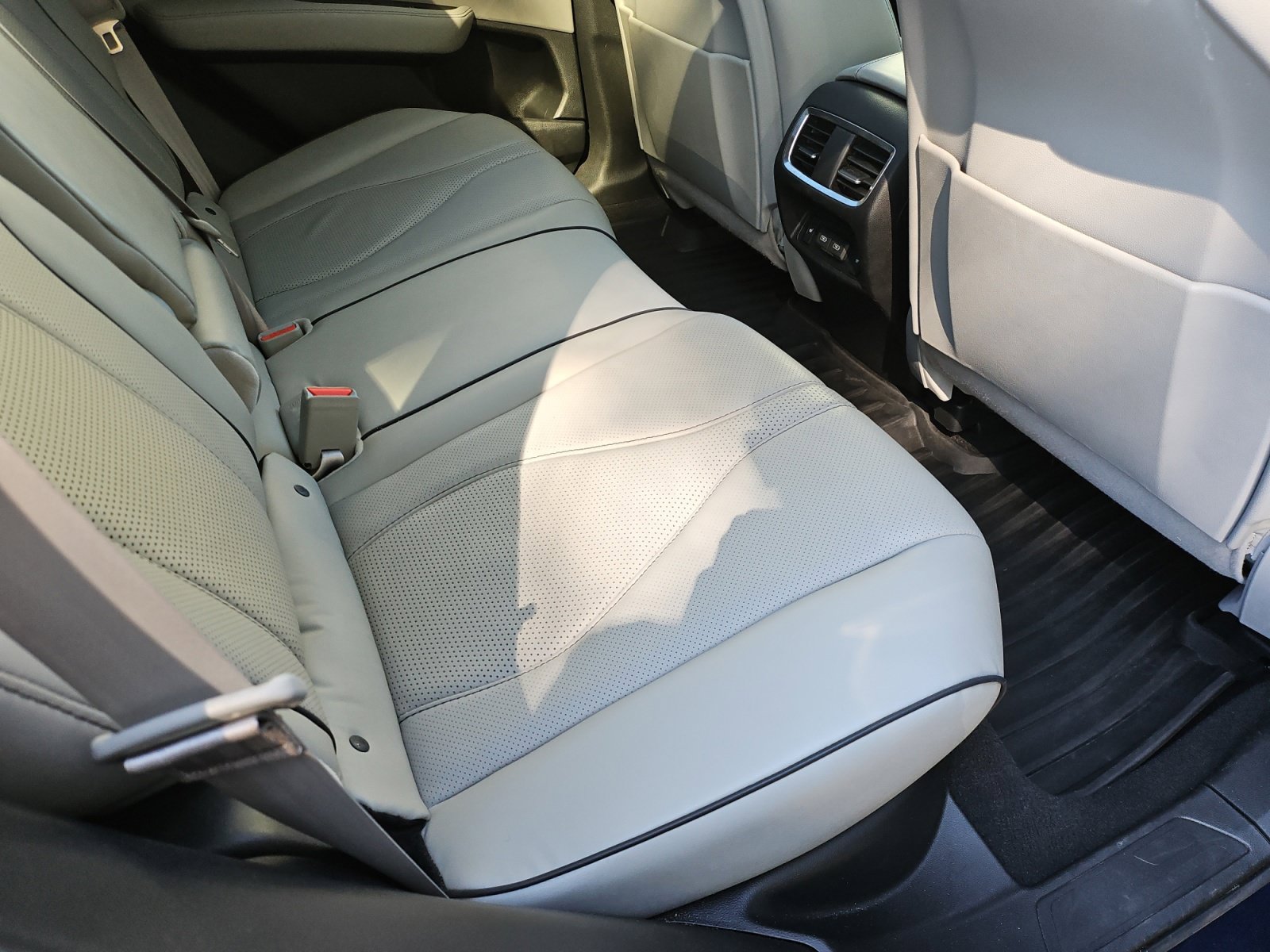 Used 2019 Acura RDX w/ Advance Package AWD/4WD image 27