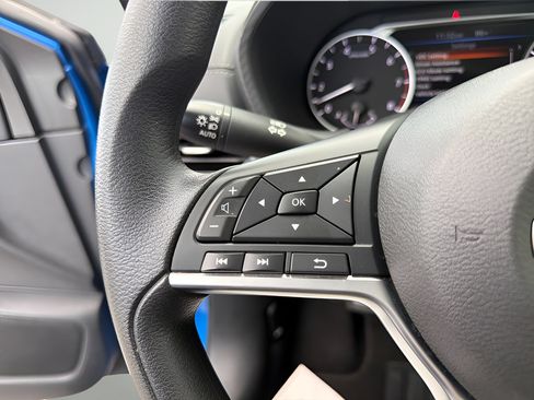 Certified 2025 Nissan Sentra SV FWD image 33