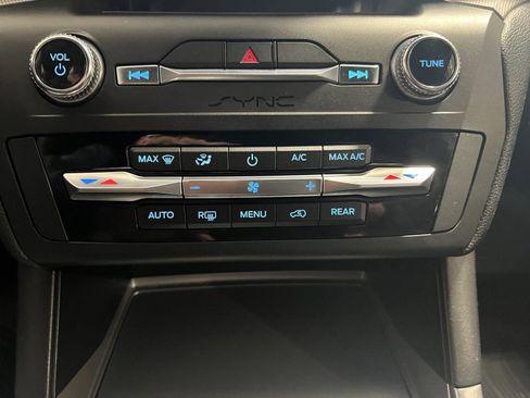 Used 2020 Ford Explorer XLT w/ Equipment Group 202A AWD/4WD image 25