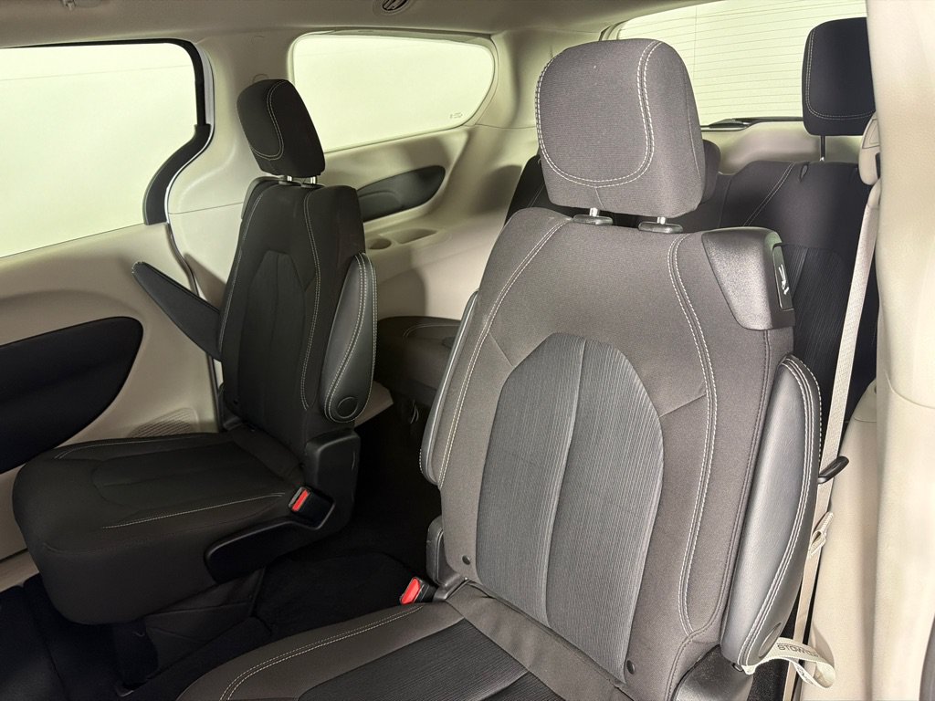 Used 2023 Chrysler Voyager LX FWD image 18
