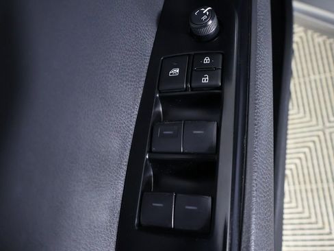 Used 2025 Toyota Camry SE w/ Convenience Package image 35