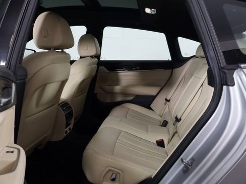 Used 2019 BMW 640i Gran Turismo xDrive image 11