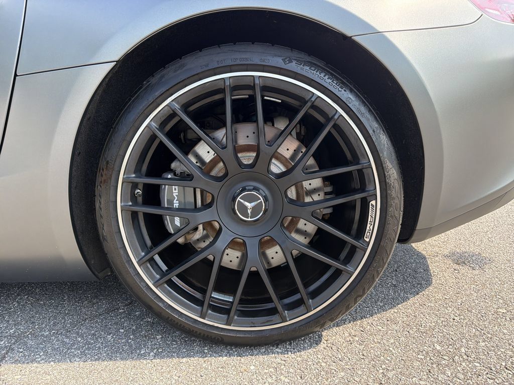 Used 2018 Mercedes-Benz AMG GT Roadster image 19