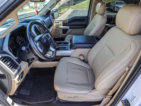 Used 2017 Ford F150 Lariat image 40