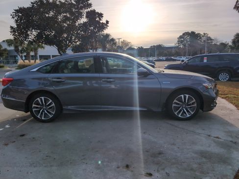 Used 2020 Honda Accord Touring image 11