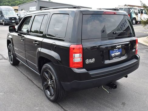 Used 2017 Jeep Patriot Latitude AWD/4WD image 3