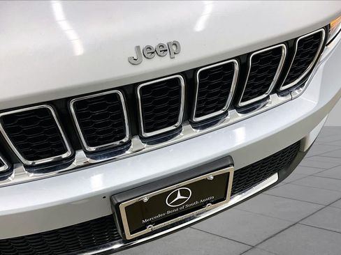 Used 2024 Jeep Grand Cherokee Laredo RWD image 29