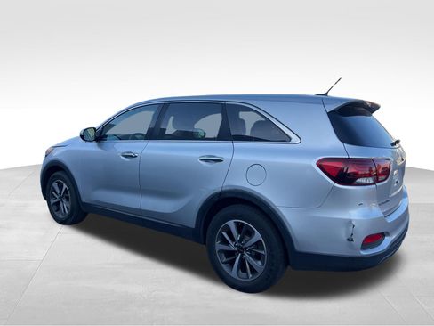 Used 2020 Kia Sorento LX image 7