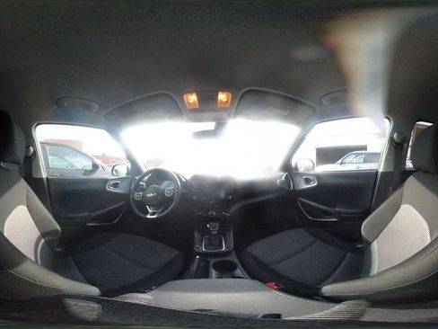 Used 2025 Kia Soul LX w/ LX Technology Package FWD image 42