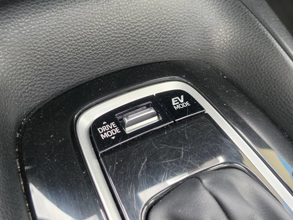 Used 2024 Toyota Corolla SE w/ SE Package FWD image 28