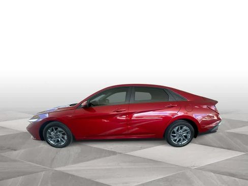 Used 2024 Hyundai Elantra SEL FWD image 5