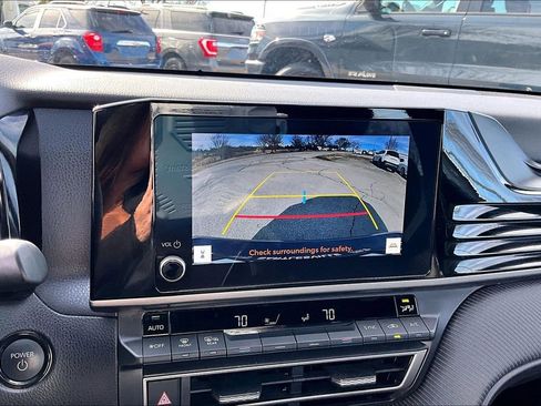 Used 2025 Toyota Camry SE image 21