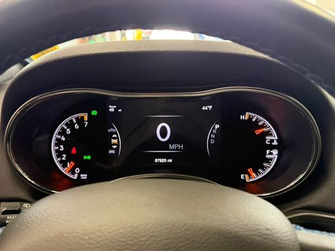 Used 2020 Jeep Grand Cherokee Laredo image 37