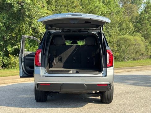 Used 2024 GMC Yukon SLT image 16