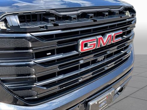 Used 2022 GMC Sierra 1500 Elevation w/ Elevation Premium Package AWD/4WD image 30