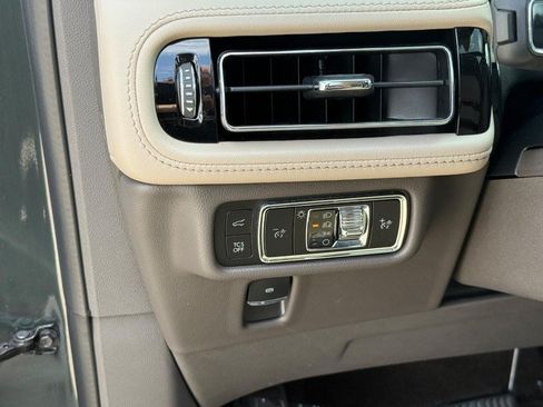 Used 2023 Lincoln Nautilus Reserve AWD/4WD image 27